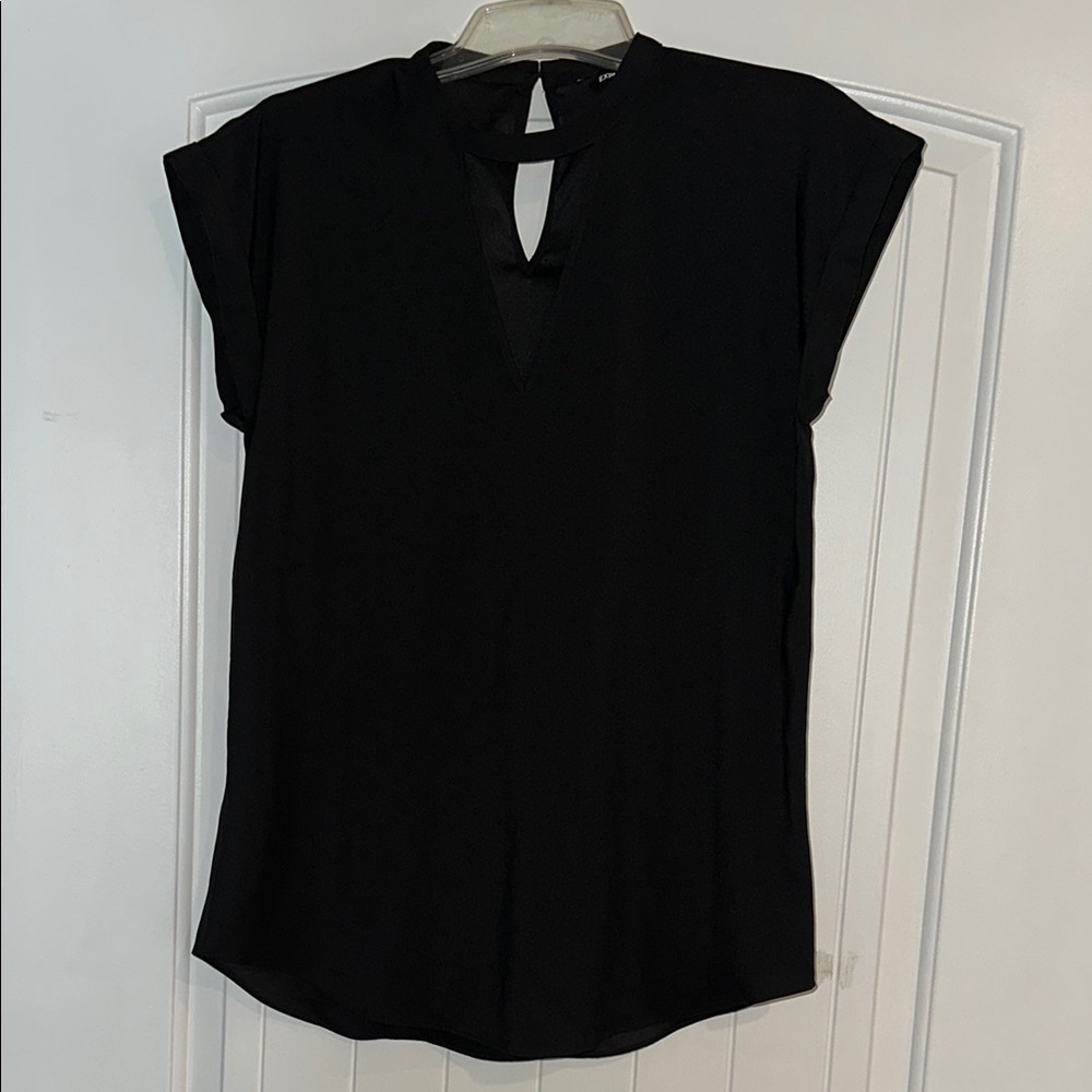 Express Keyhole Top, Size Medium
